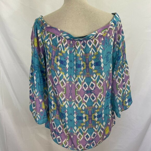 Alice & Trixie | Off the-Shoulder Silk top - Picture 5 of 9